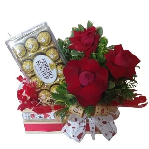Cesta Romântica - Rosas com Ferrero Rocher