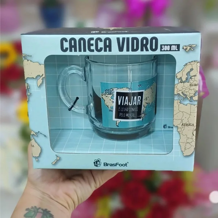 Caneca "Viajar é levar sonhos pelo mundo" Vidro 300 ml