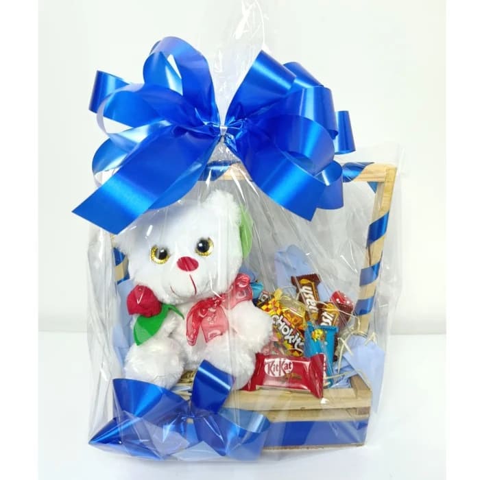 Cesta de Chocolates e Doces Carinho com Laço Azul